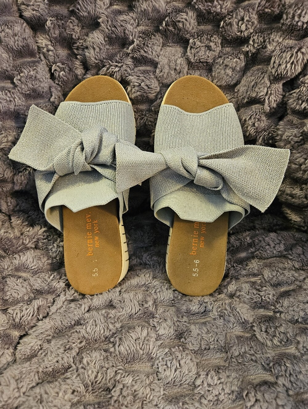 Bernie Mev Women's 5.5-6 Silver Twist Sandals With Light Colored Heel